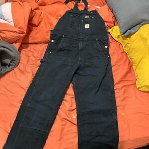 Carhart men’s overalls 36 waist, 32 length. Non-insulated